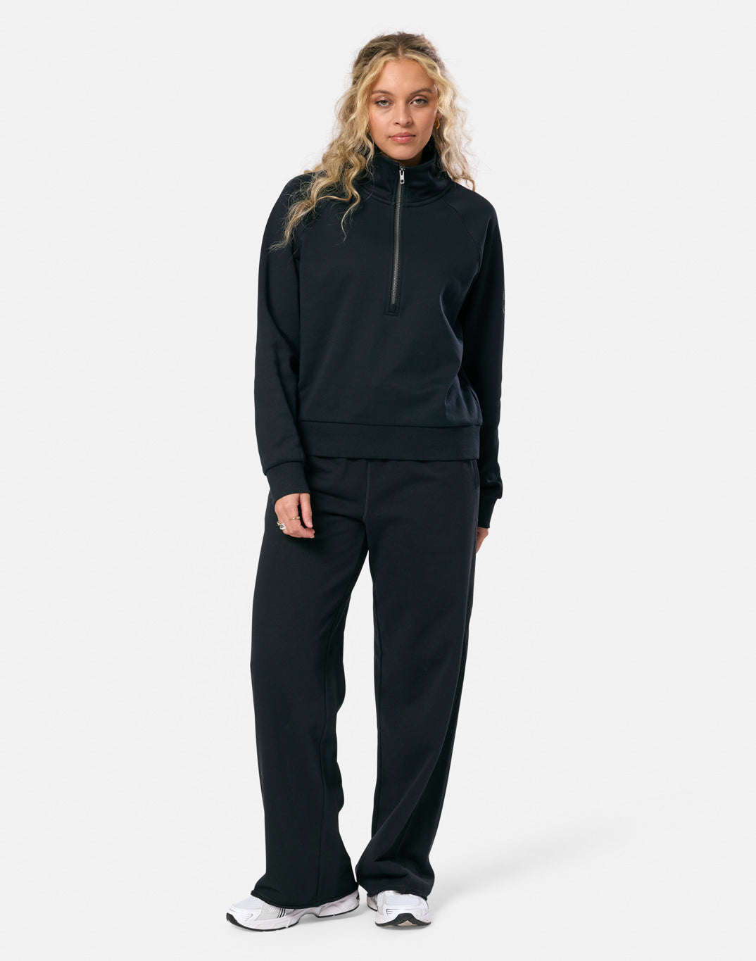 Clubhouse Quarter Zip in Black
