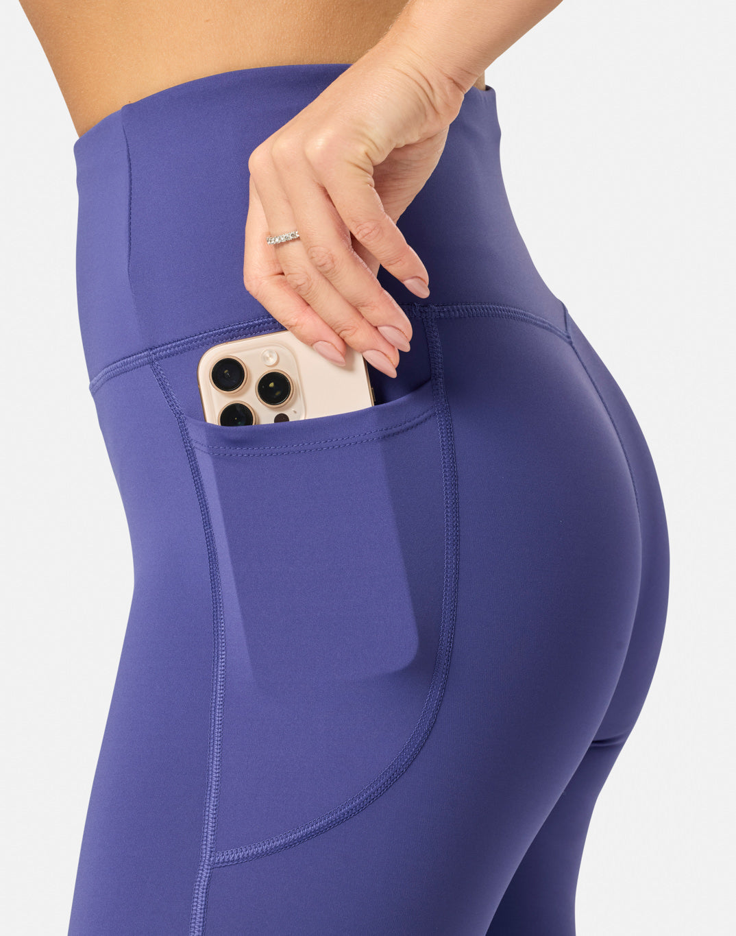 Relentless 7/8 Legging in Violet Smoke